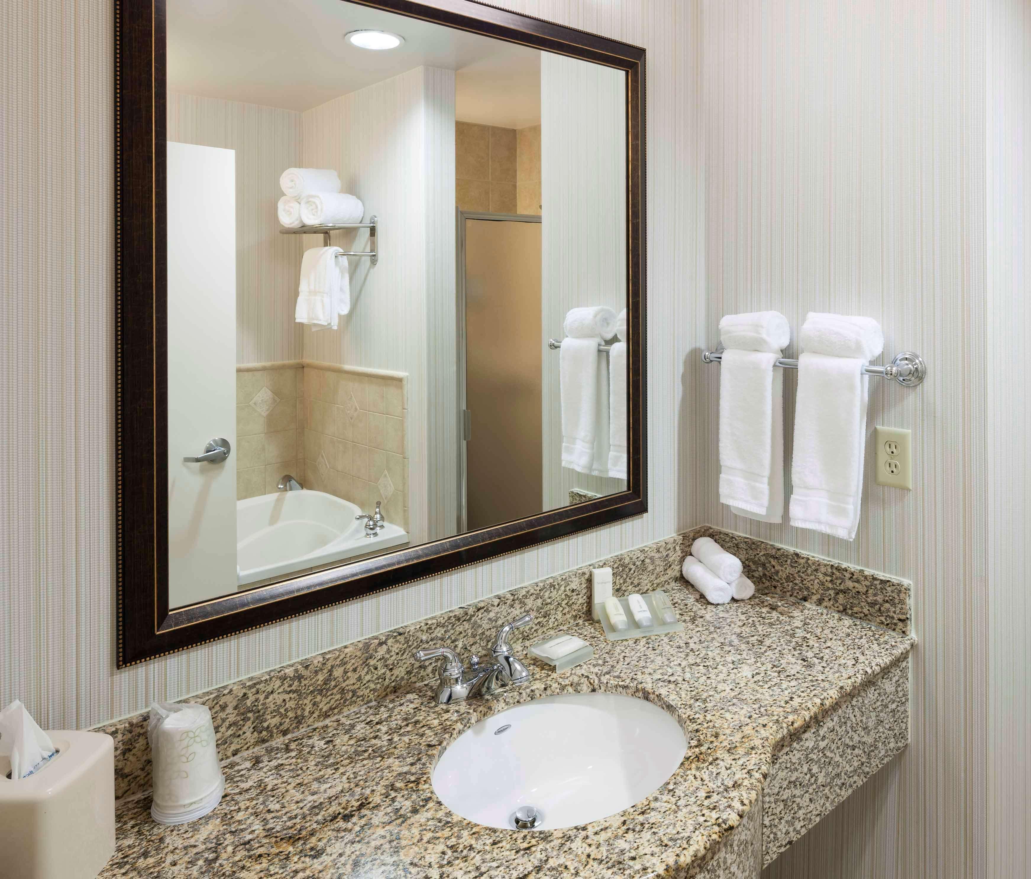 Hilton Garden Inn Dallas לואיסוויל מראה חיצוני תמונה