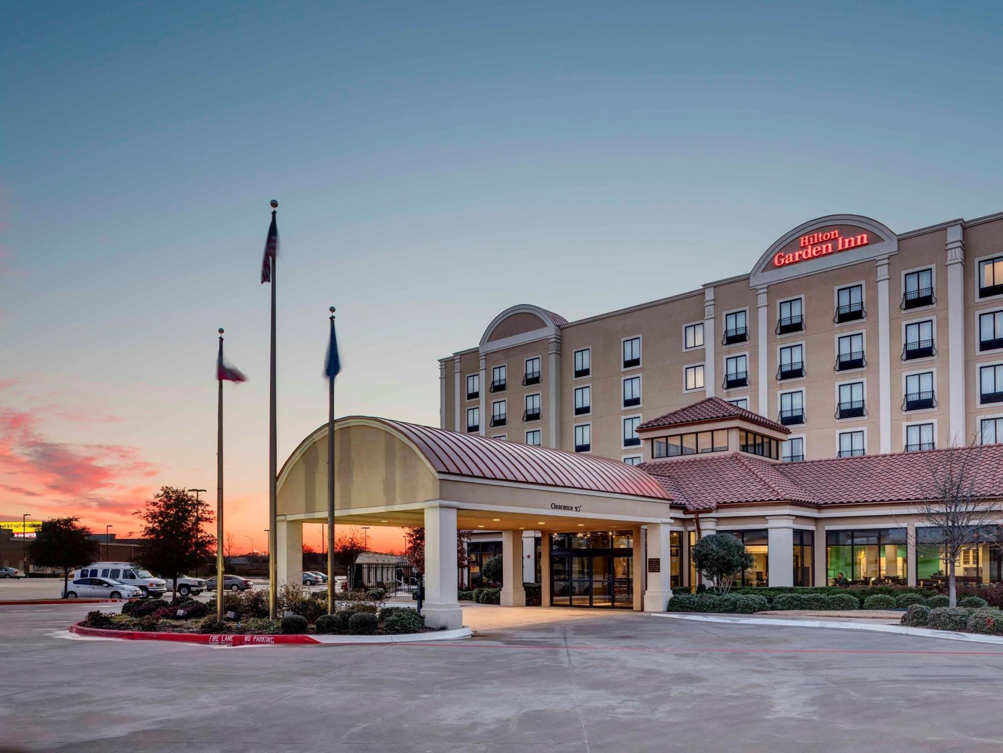Hilton Garden Inn Dallas לואיסוויל מראה חיצוני תמונה