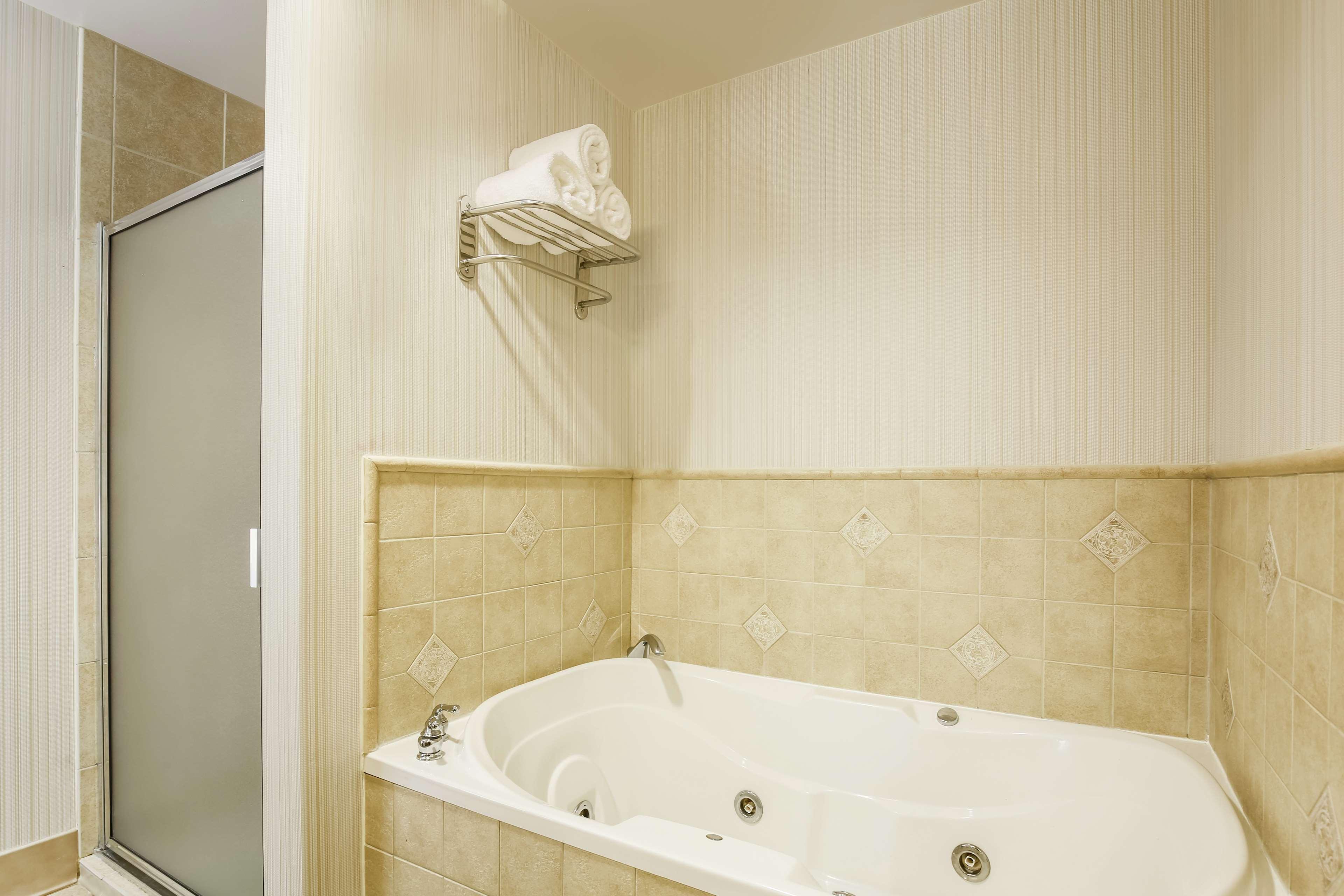 Hilton Garden Inn Dallas לואיסוויל מראה חיצוני תמונה