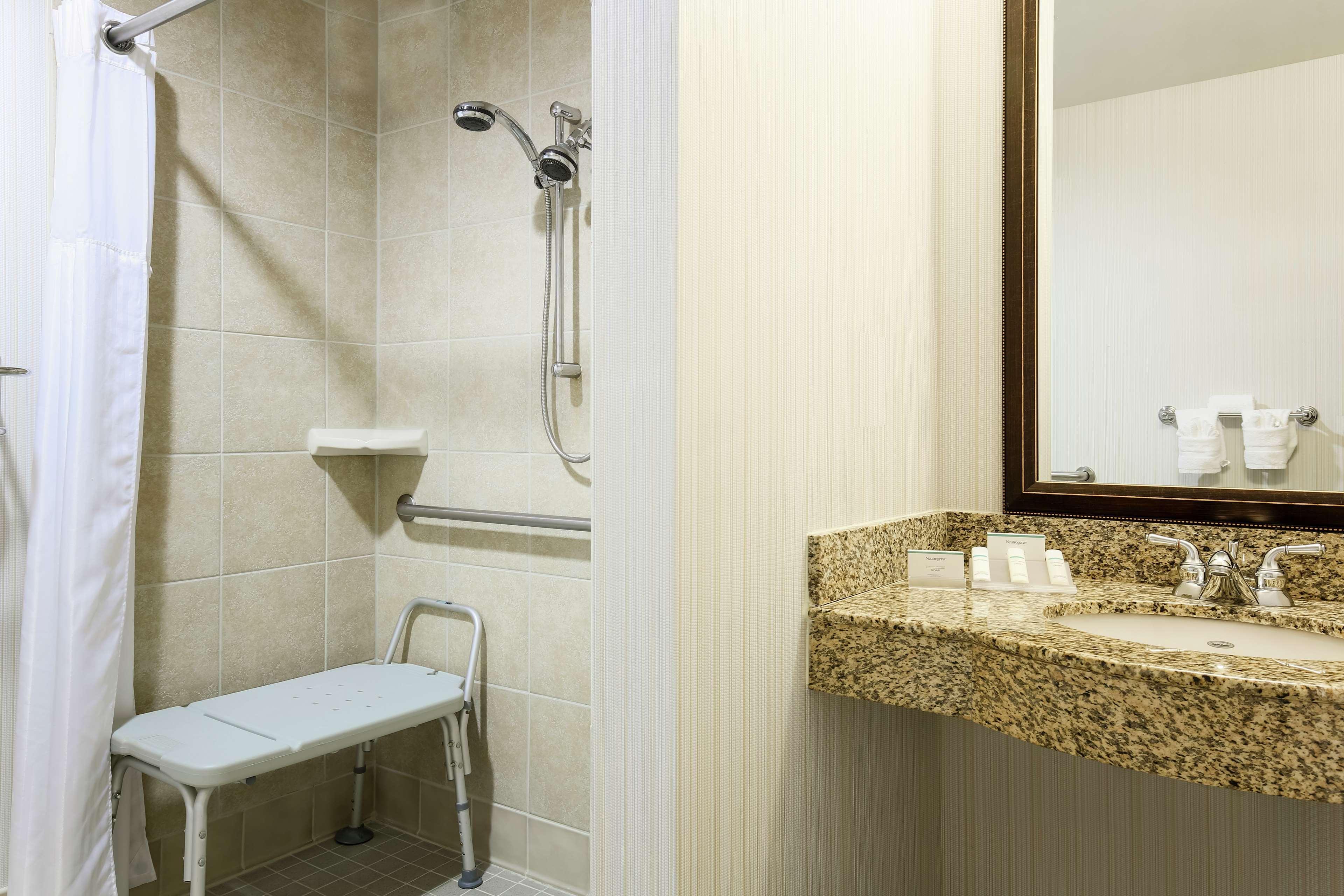 Hilton Garden Inn Dallas לואיסוויל מראה חיצוני תמונה