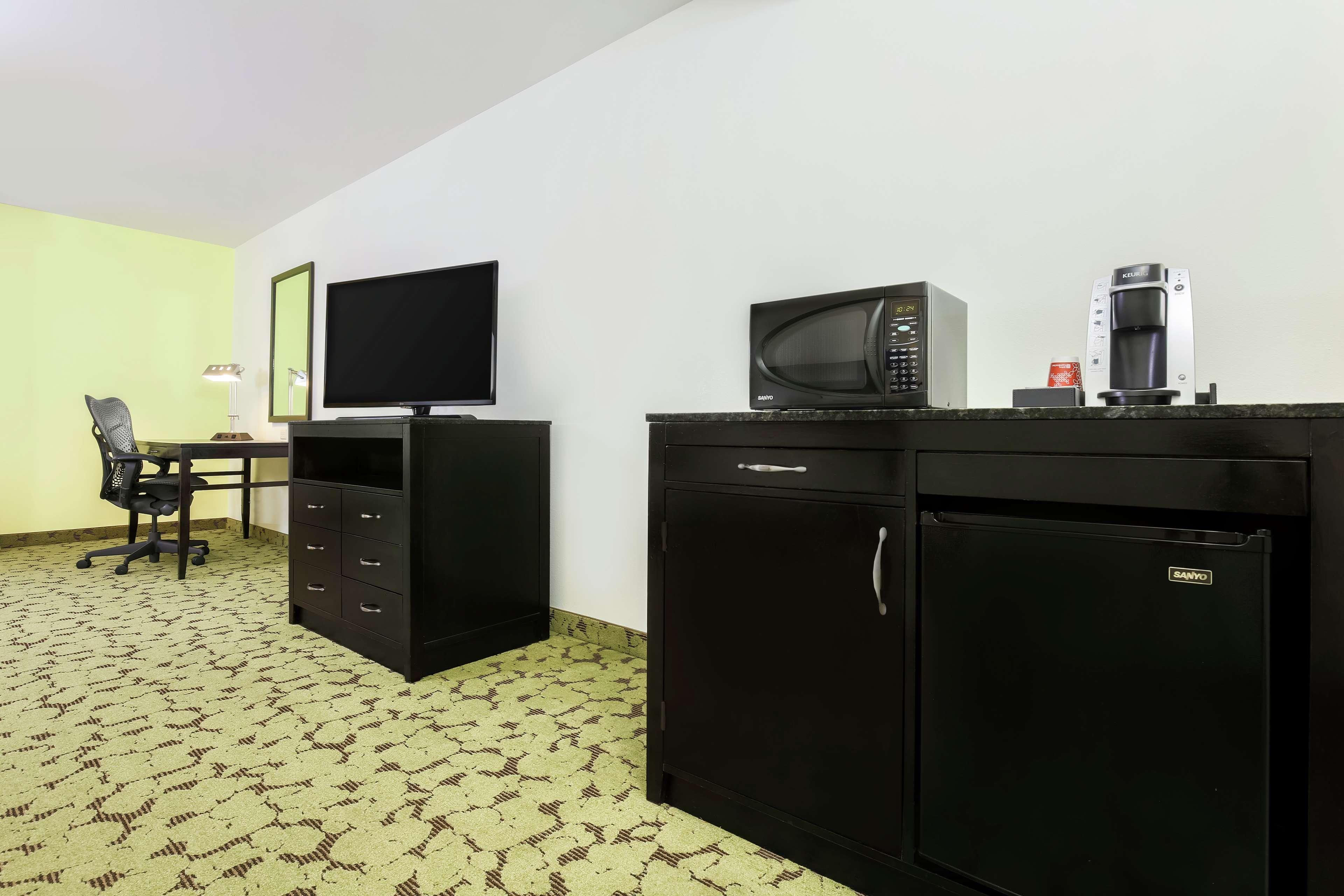 Hilton Garden Inn Dallas לואיסוויל מראה חיצוני תמונה