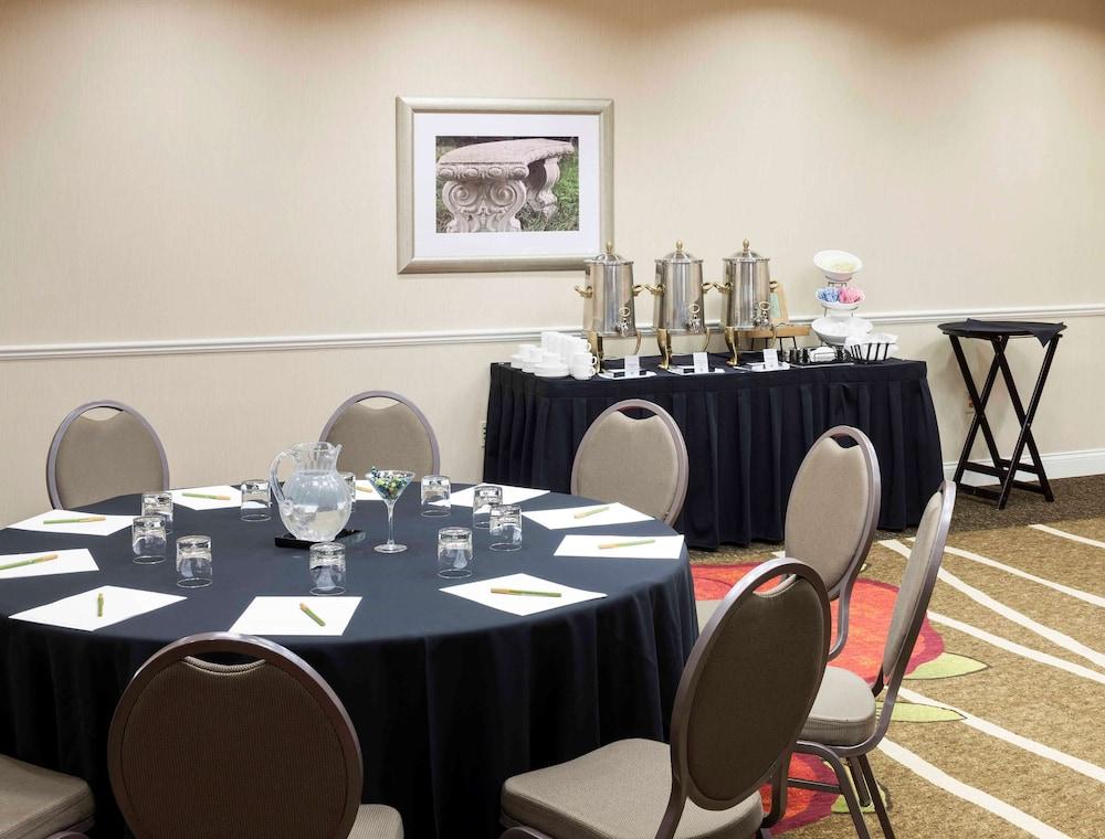 Hilton Garden Inn Dallas לואיסוויל מראה חיצוני תמונה