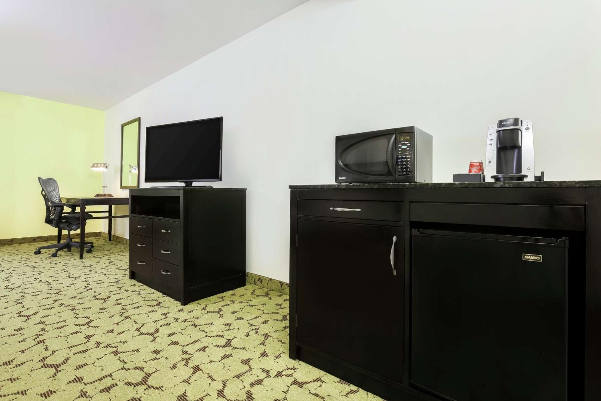 Hilton Garden Inn Dallas לואיסוויל מראה חיצוני תמונה