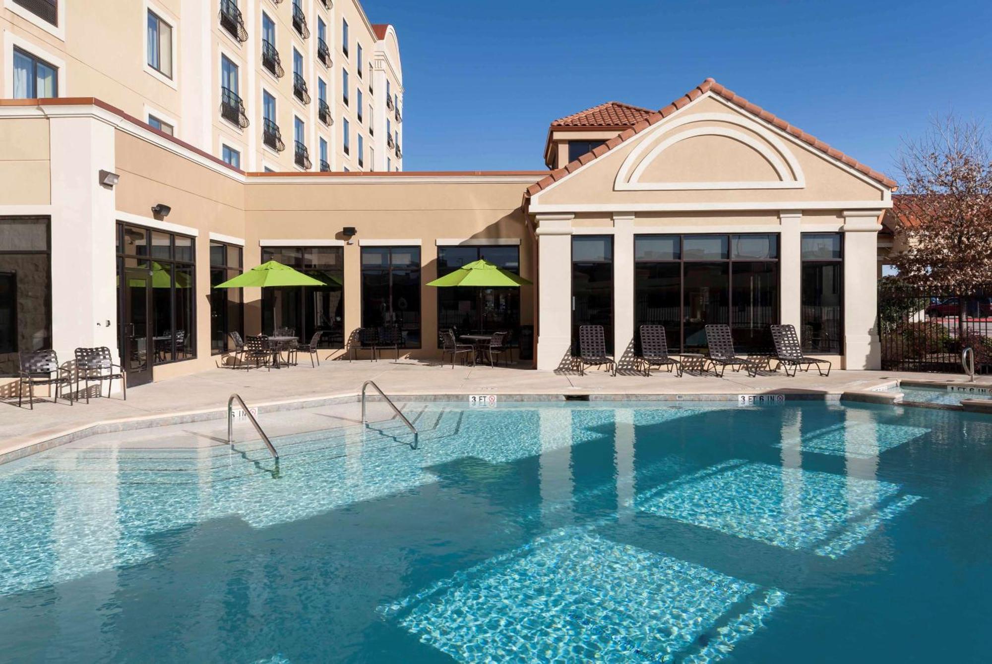 Hilton Garden Inn Dallas לואיסוויל מראה חיצוני תמונה