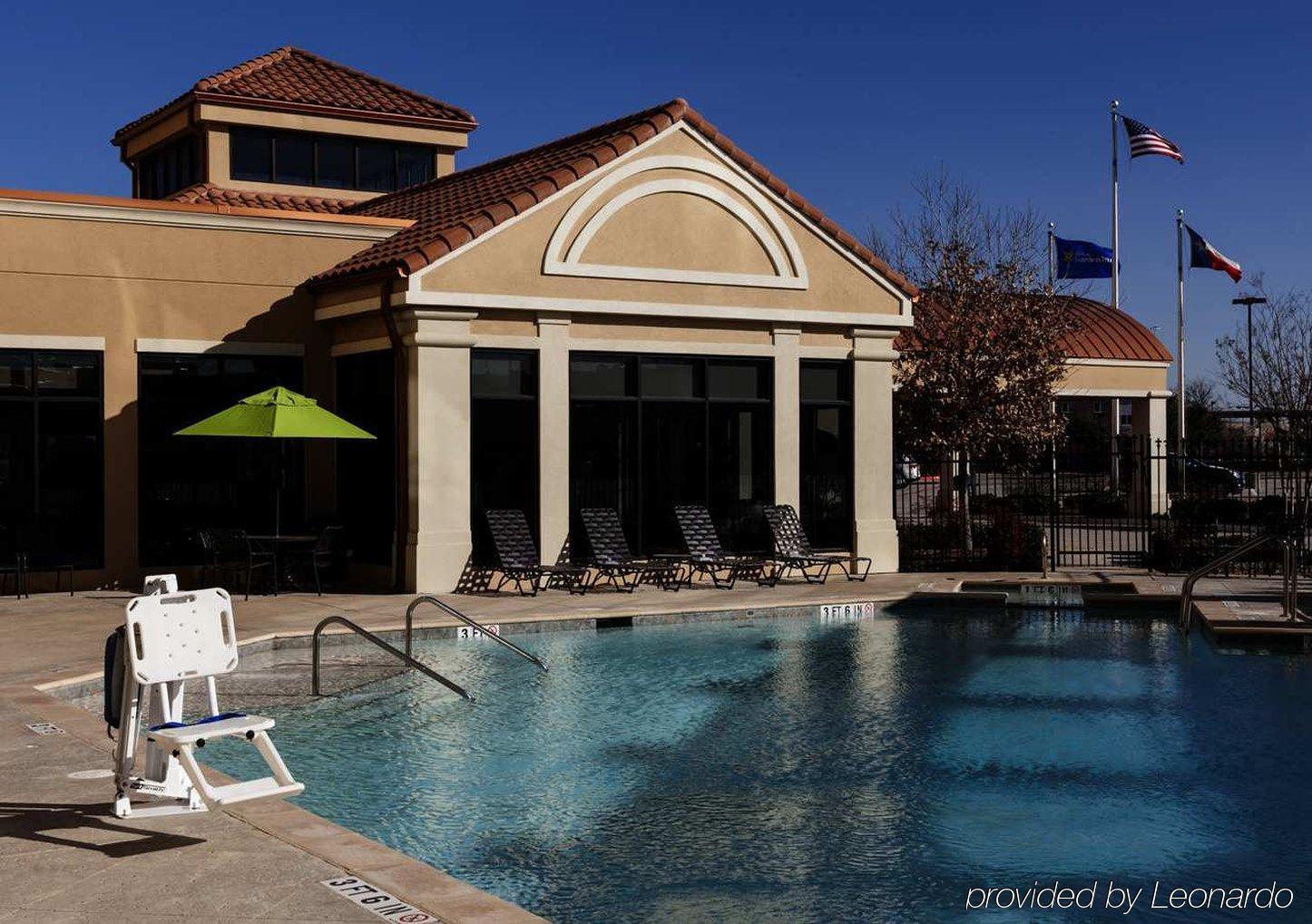 Hilton Garden Inn Dallas לואיסוויל מראה חיצוני תמונה